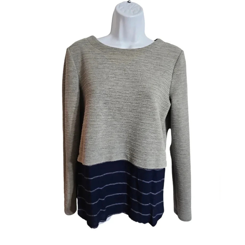 Romeo + Juliet Couture Small Gray Navy Striped 2-in-1 Layered Sweater Investment - Picture 2 of 7